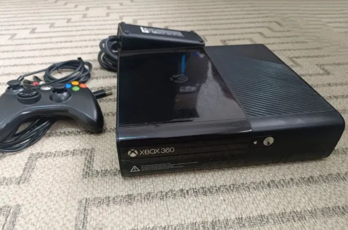 Xbox 360 super slim bivolt original 