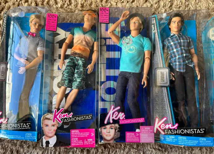Boneco Ken Fashionistas Mattel Na Caixa