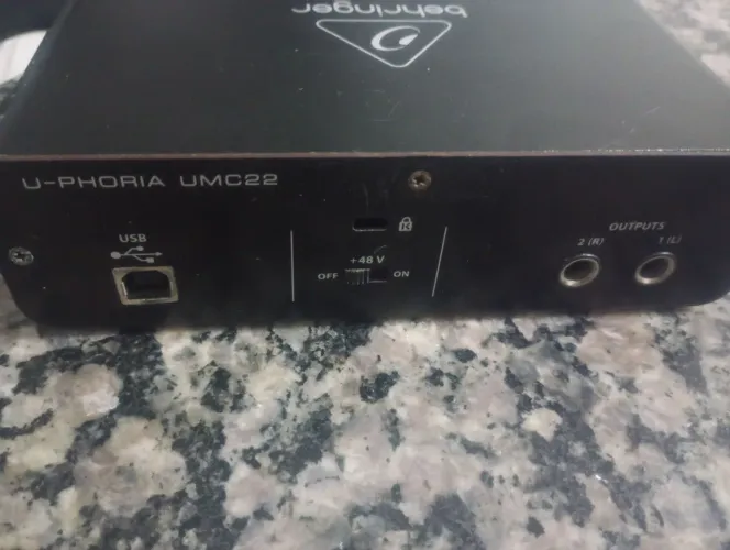 Mic condensador + interface de áudio