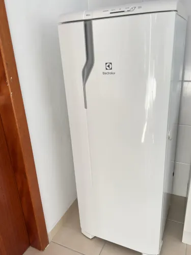 Geladeira Electrolux RE31 240L - Perfeito Estado | Funciona 100%
