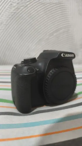Câmera Canon T5 Rebel + Lente 18-55mm<br><br>+ Lente 50mm + Flash + Mochila
