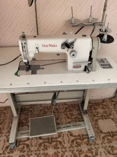 Máquina de costura Galoneira, overloque, ponto corrente