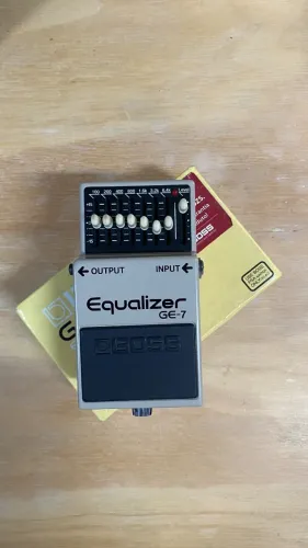 PEDAL BOSS GE-7 GRAPHIC EQUALIZER - USASO NA CAIXA