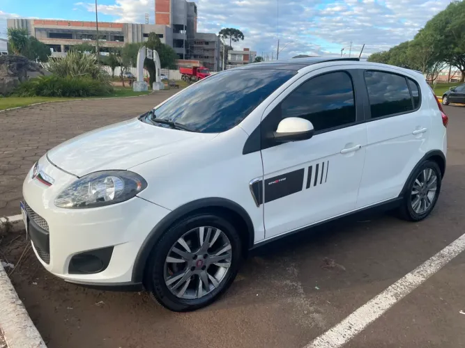 Fiat Palio Sporting 1.6 Flex 16V 5P 2014