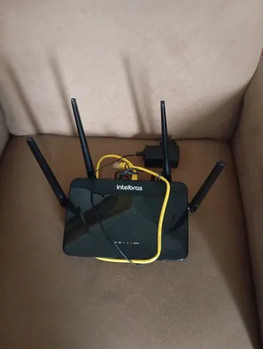 Roteador Intelbras 4 antenas