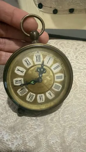 Relógio alarm alemão