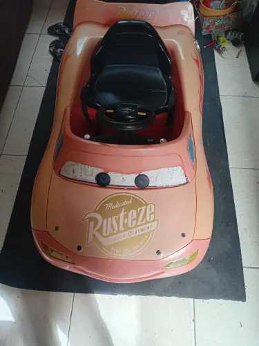 Carrinho elétrico do Relâmpago McQueen 