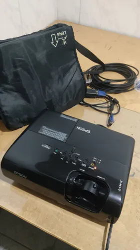 Kit Telão Projetor Epson S5 + Tela + 3 Tripés + Cabos + Adaptador HDMI