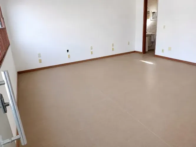 Sala Comercial 40m² na Avenida Principal de Valparaíso | Excelente Localização | R$ 2.000