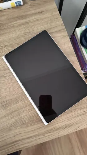 Tablet Samsung Tab S9 FE + teclado e mouse Logitech Pebble 2