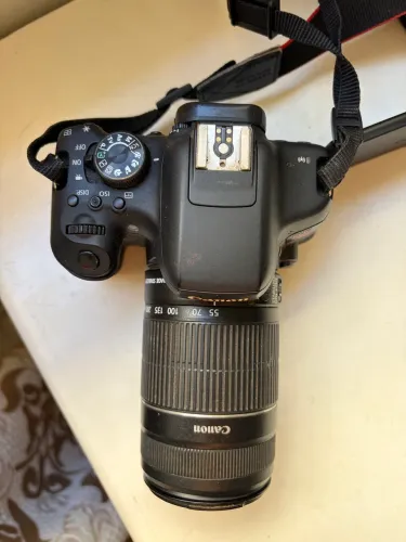 Camera foto/video T6i usada