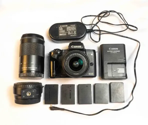 Kit Câmera Canon M50 + Lentes 15-45 e 55-200mm image stabilizer