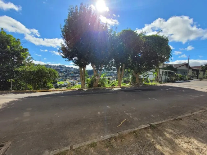 TERRENO EM GRAMADO