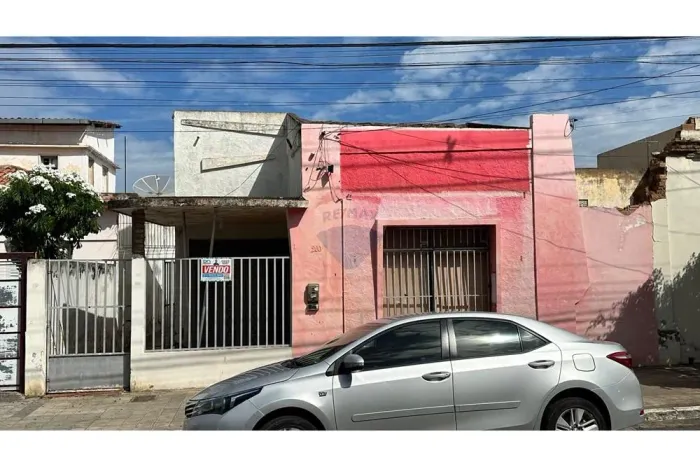 Casa Espetacular no Centro de Jequié, Confira!