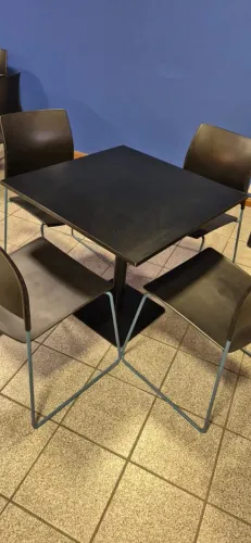Conjunto mesa com cadeiras