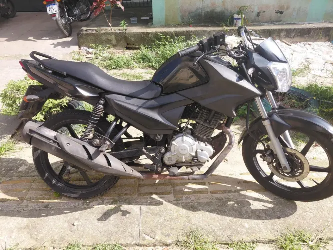 Moto yamaha fazer 17