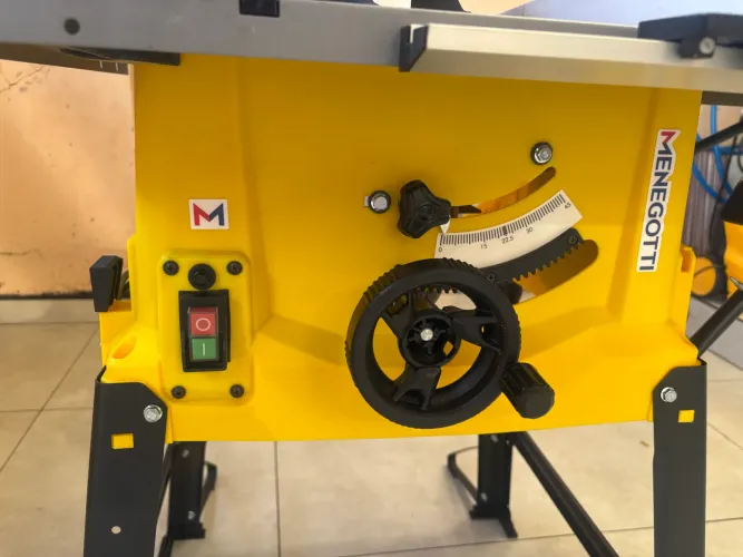 Serra de Bancada MENEGOTTI MMC 1800 - 1800W 