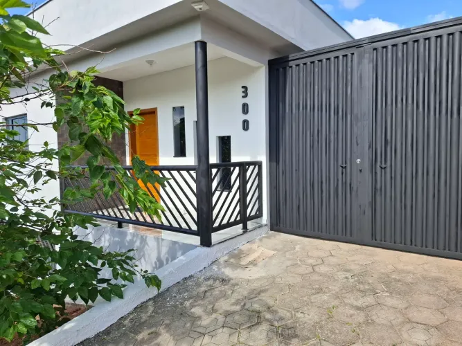 Vendo casa em Roças novas - caete/mg