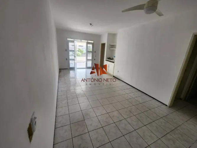 Apartamento com 3 quartos para alugar, 120 m² por R$ 2.000/mês - Jardim das Oliveiras - Fo