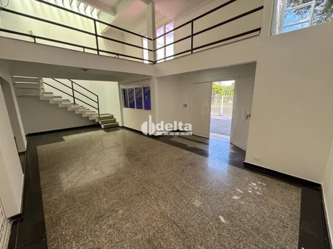 Casa residencial com 3 quartos sendo 1 suíte disponível para locação e venda no bairro Mor