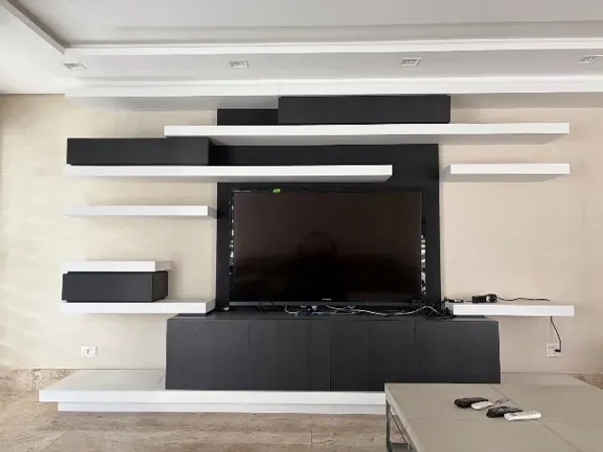 Rack para TV com painel em MDF