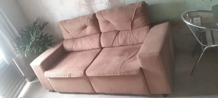 Sofá inclinavel e reclinavel