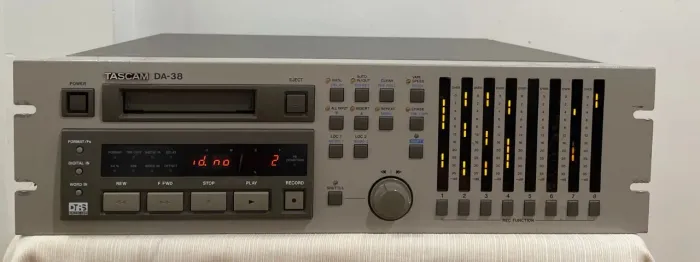 Tascam DA-38 8-Track 8CH Digital Recorder Reproducer - Professional Audio
