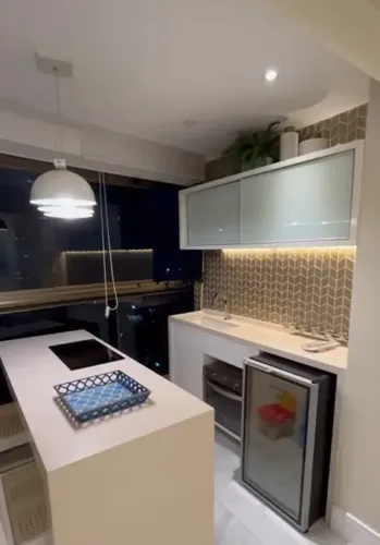 Imóvel com 4 suítes, andar alto, reformado, 3 vagas, em Apipucos - Recife - PE