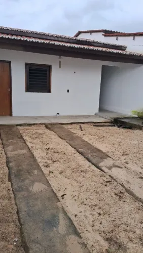 Vende se uma casa na praia de icaraizinho