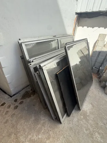 Porta janelas e esquadrias de Alumínio
