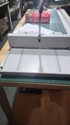 Vincadeira de Papel nova na caixa