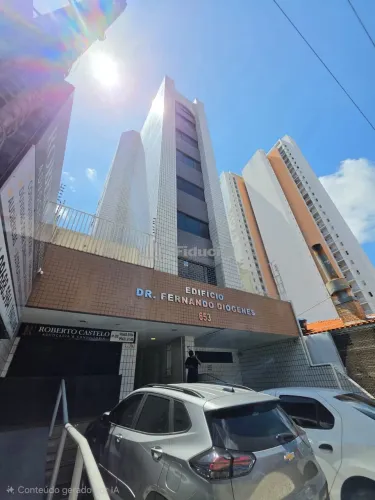 SALA COMERCIAL Á VENDA - 51m², nascente, wc, mezanino, localizada no Centro, um espaço ver