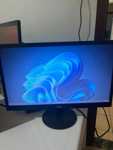 Monitor Aoc 21,5'' Led Full Hd ( Usado em Excelente estado ) 