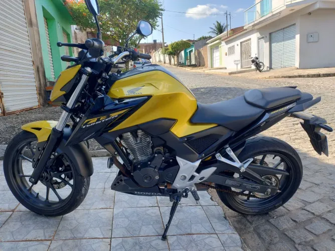 CB 300f Twister ABS impecável