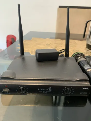 Microfone sem fio UHF