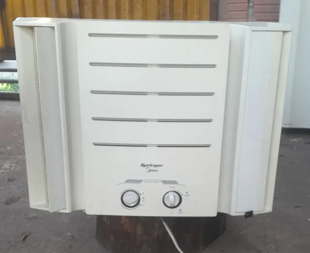 Ar condicionado 10mil btus bem conservado