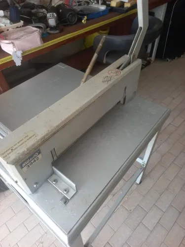 Guilhotina manual semi profissional