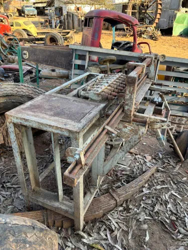 Máquina de Fenda 8 mandril e 2 motores