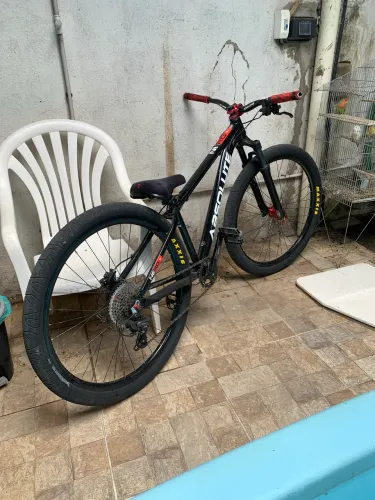 Absolute Nero 5 preta