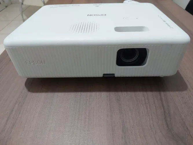 Projetor Epson e tela projeção