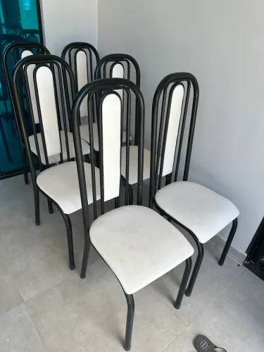 Vendo jogo de 6 cadeiras 