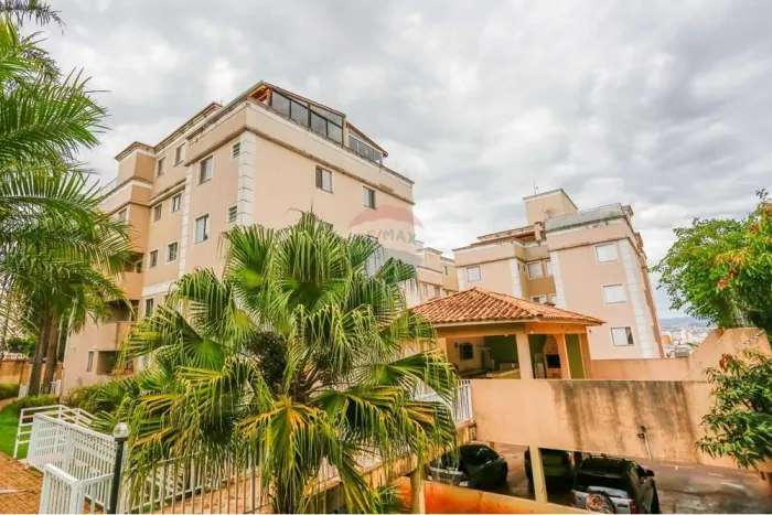 Cobertura com terraço, à venda no Condomínio Stanza D'ouro - 102 m²