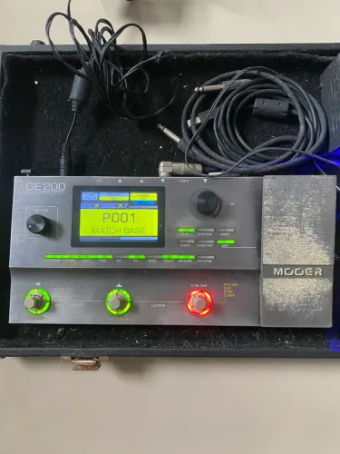 PEDALEIRA MOOER GE200 + JOYO OVERDRIVE VINTAGE + FONTE
