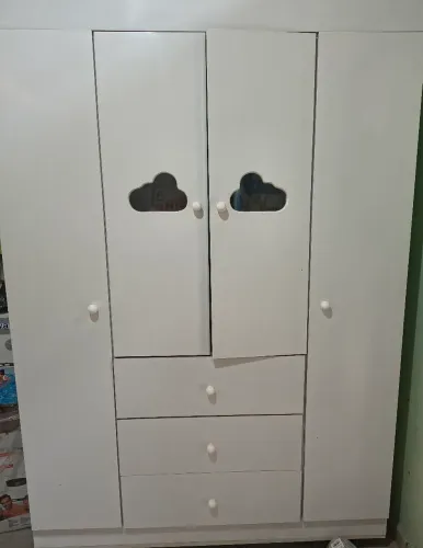 Guarda roupa e cômoda infantil