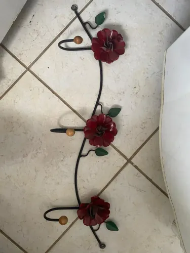 Suporte para toalha com flor