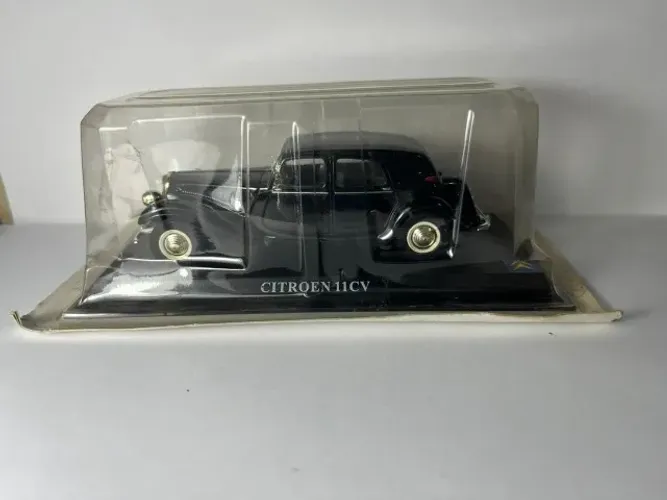 Miniatura Citroen 11CV (Traction Avant) 1:43 Auto Collection - Lacrada