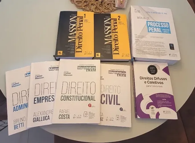 Livros de Direito - ENAM- Vade Mecum - Seminovos