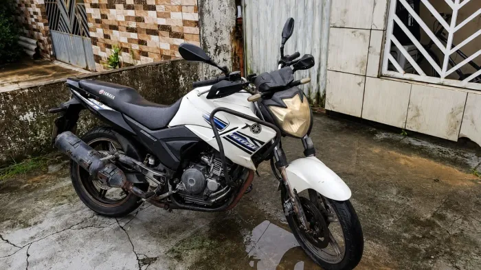 Fazer 250 2014 Quitada e selada