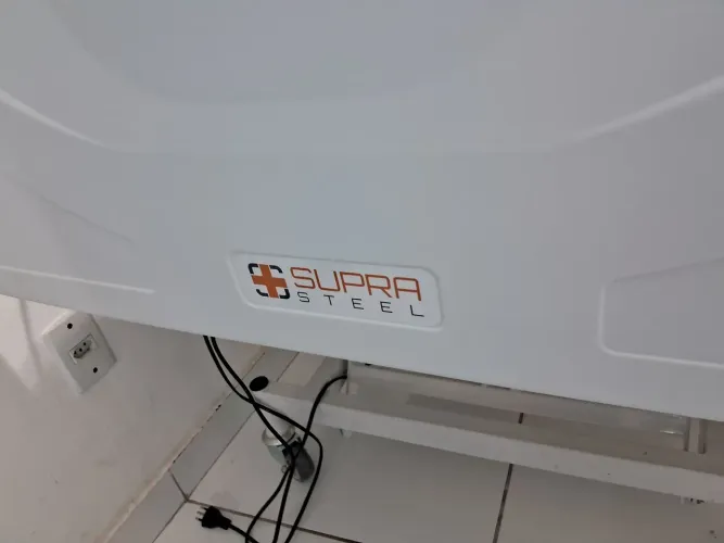 Cama hospitalar semi nova, 4 meses de uso, com colchão e capa, 4000,00.