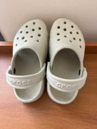 Crocs original C10 (tamanho 27)